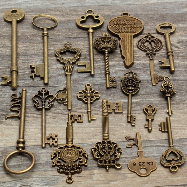 18X Verschiedene Antik Retro Groß Skelett Schlüssel Bronze Anhänger Dekoration 